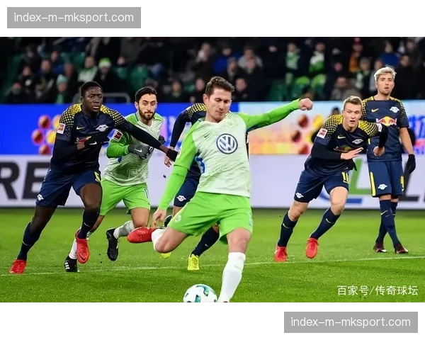 欧战资格关键战，朗斯与里尔赛前发布会的战术博弈